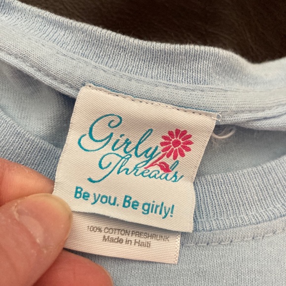 🩴 Girly Threads Size Small Teeshirt 🩴 - Picture 6 of 6